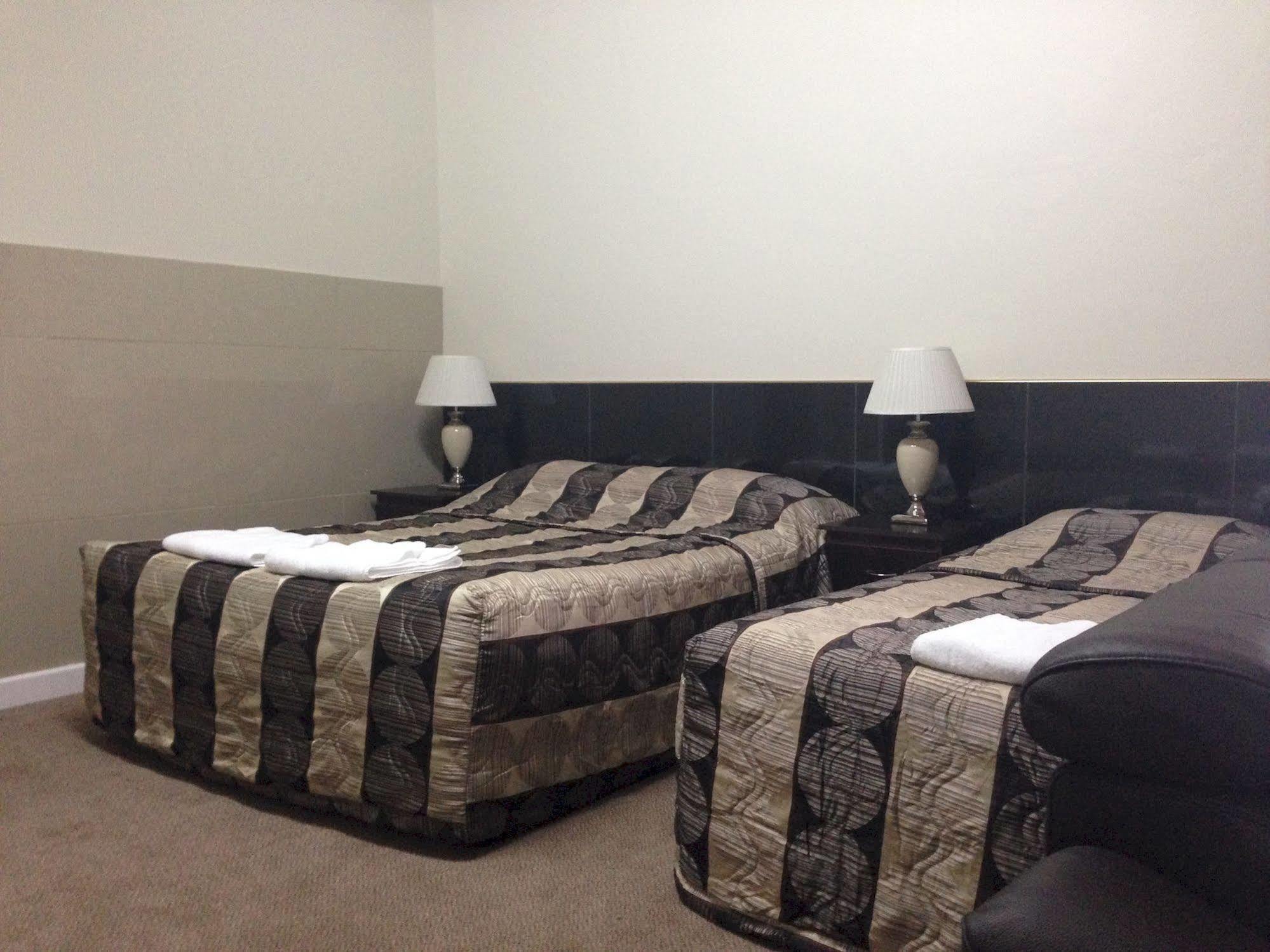 Avalon Motel Mount Gambier Exteriör bild